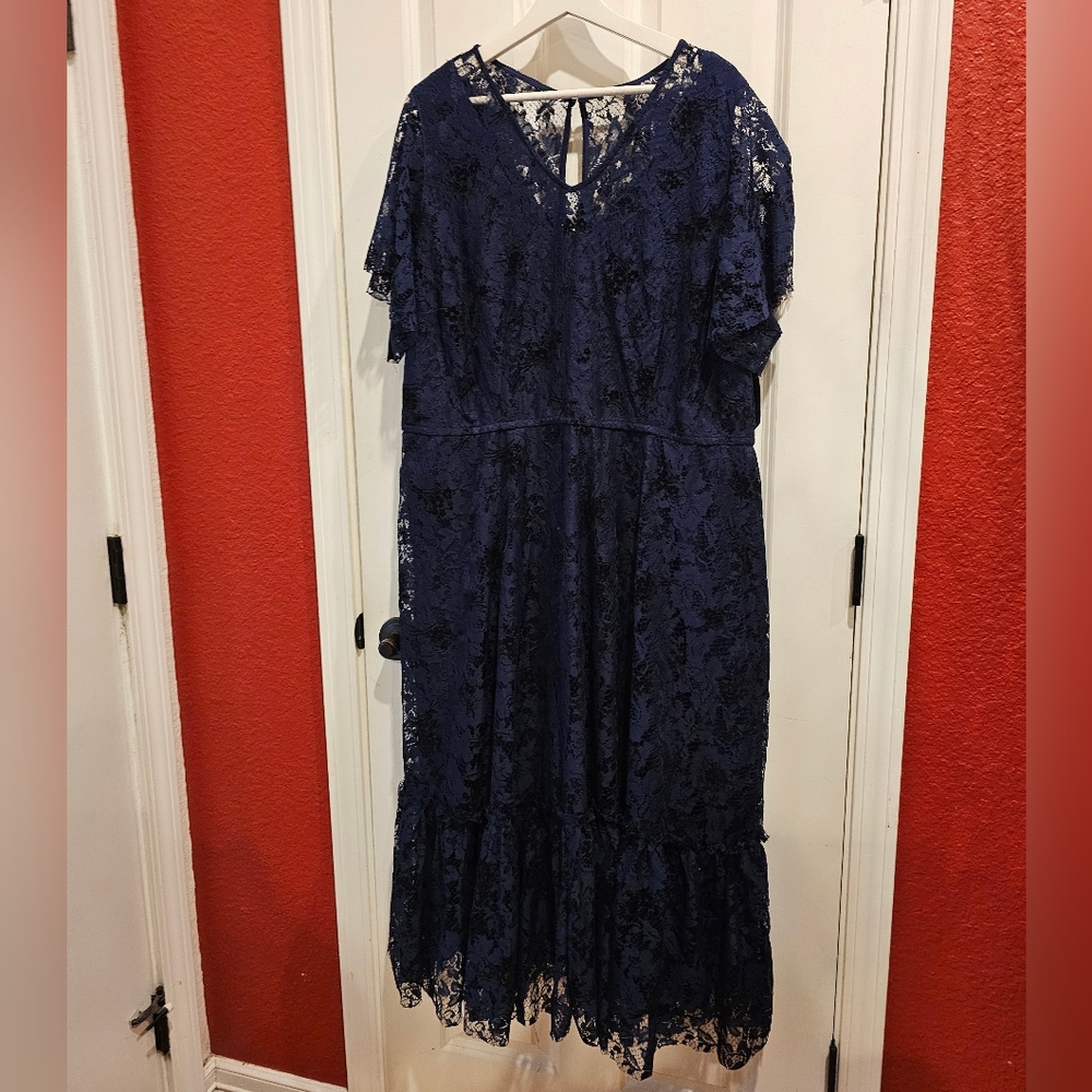 Lace Dress - Picture 2 of 5